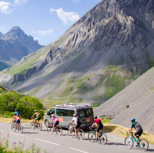 Viaggio gravel con veicolo di assistenza